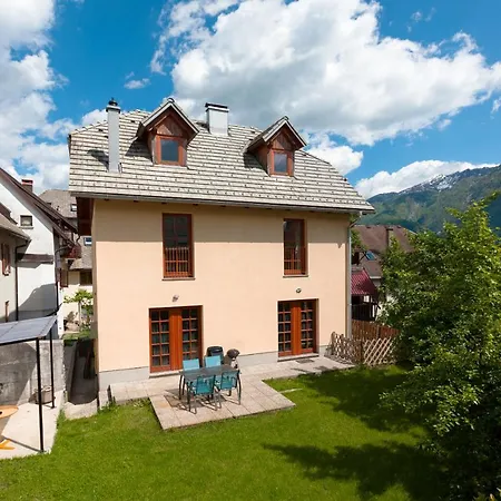 アパート Thirsty River