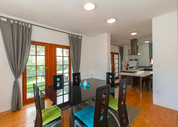 Thirsty River בובק