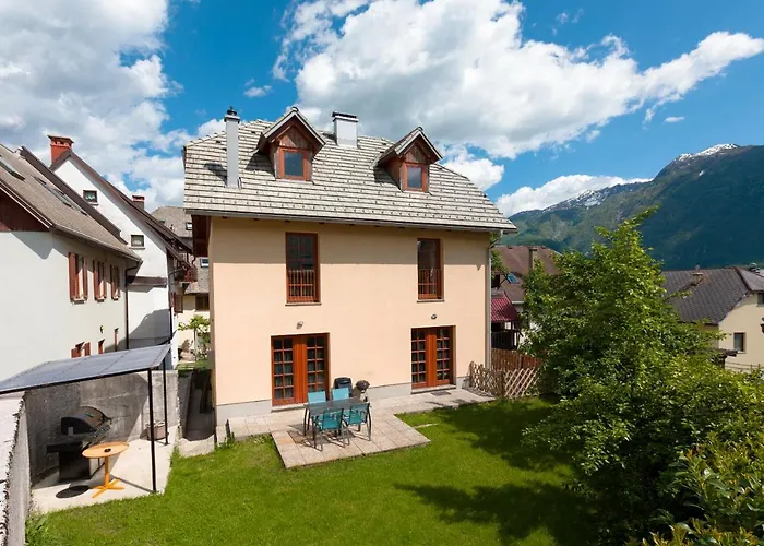 דירה Thirsty River